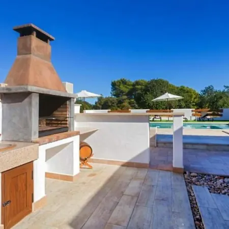 Can Parella Villa